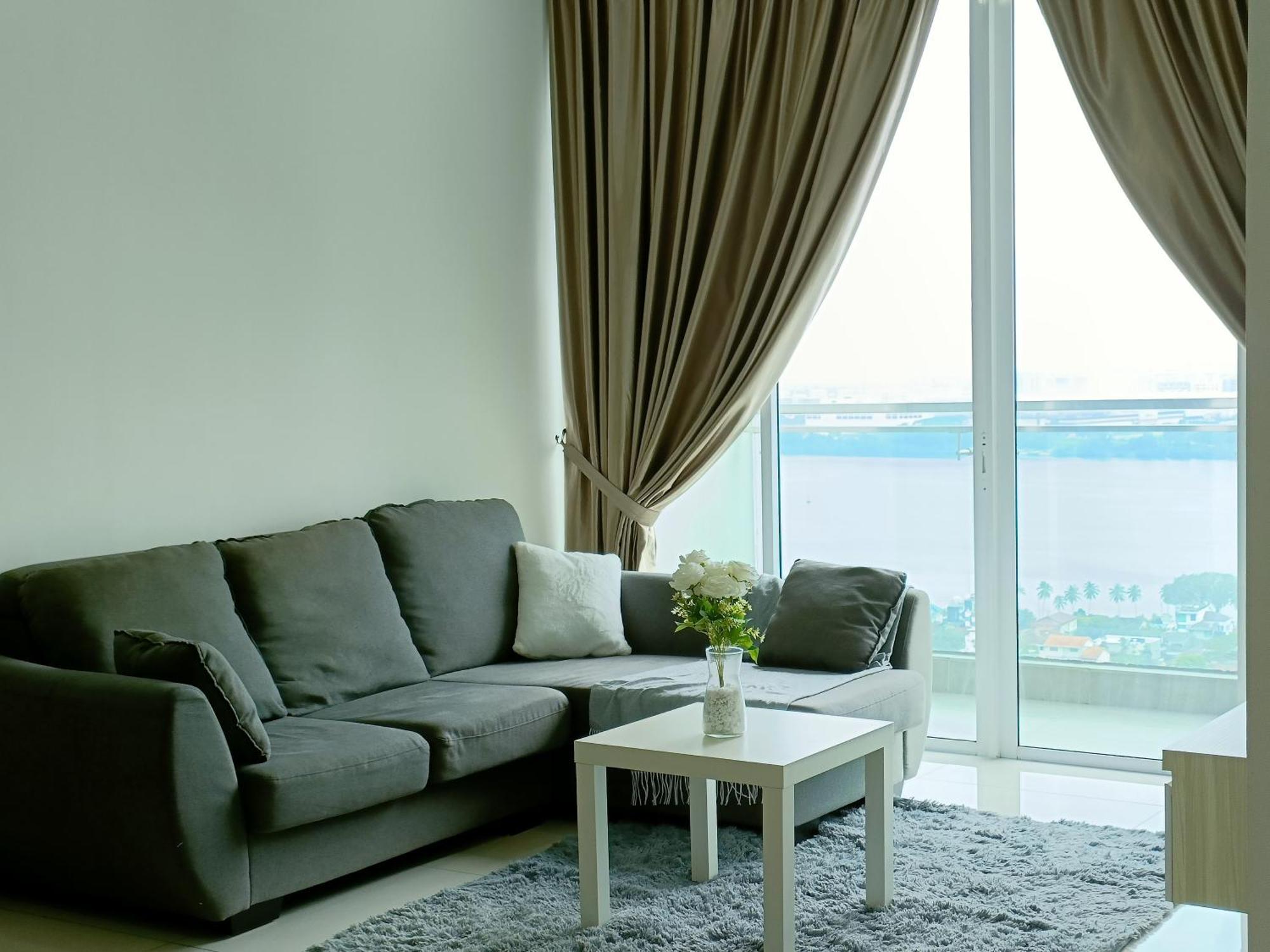 Paragon Suite Homestay By Antlerzone Johor Bahru Exterior photo
