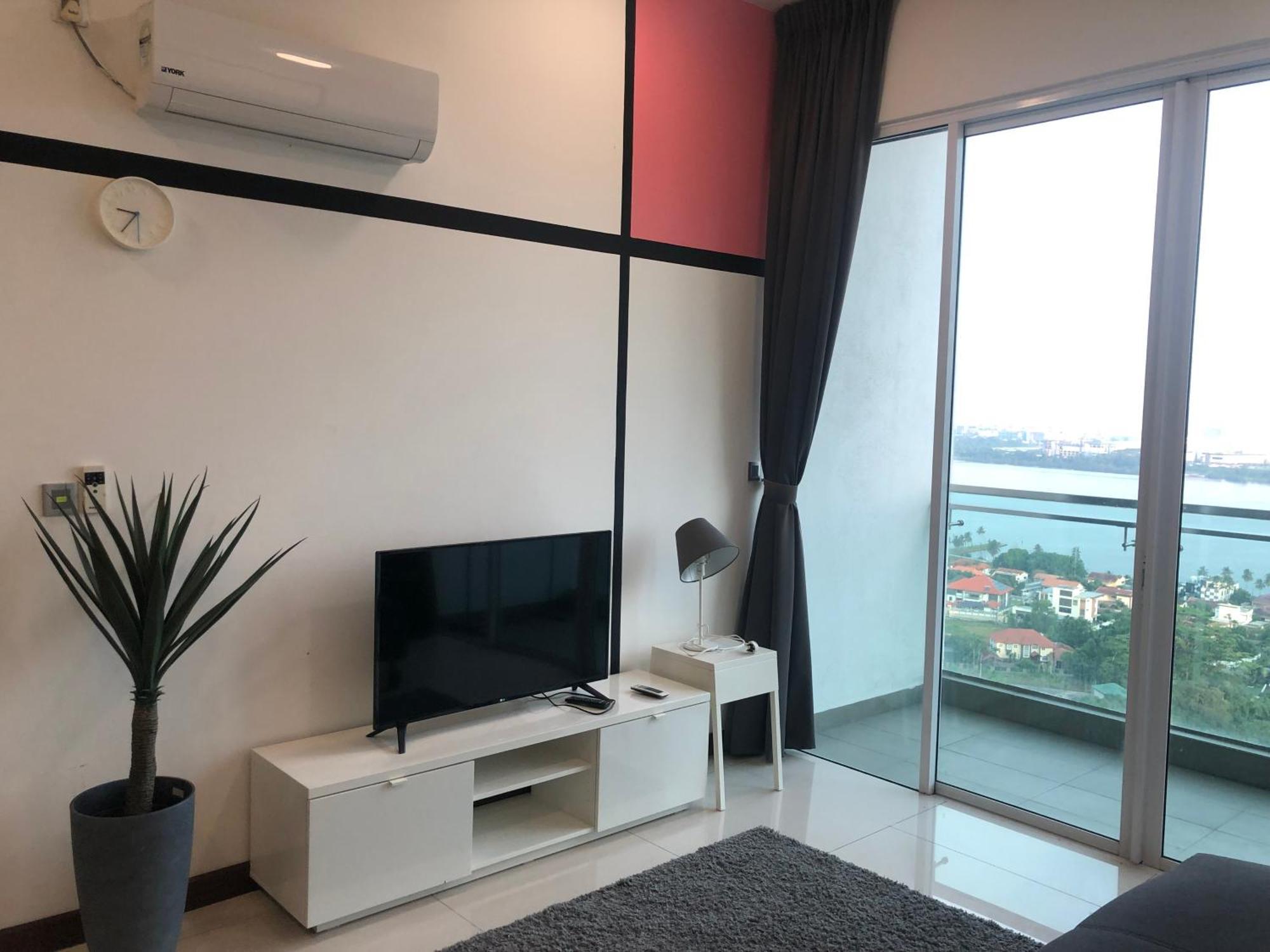 Paragon Suite Homestay By Antlerzone Johor Bahru Exterior photo